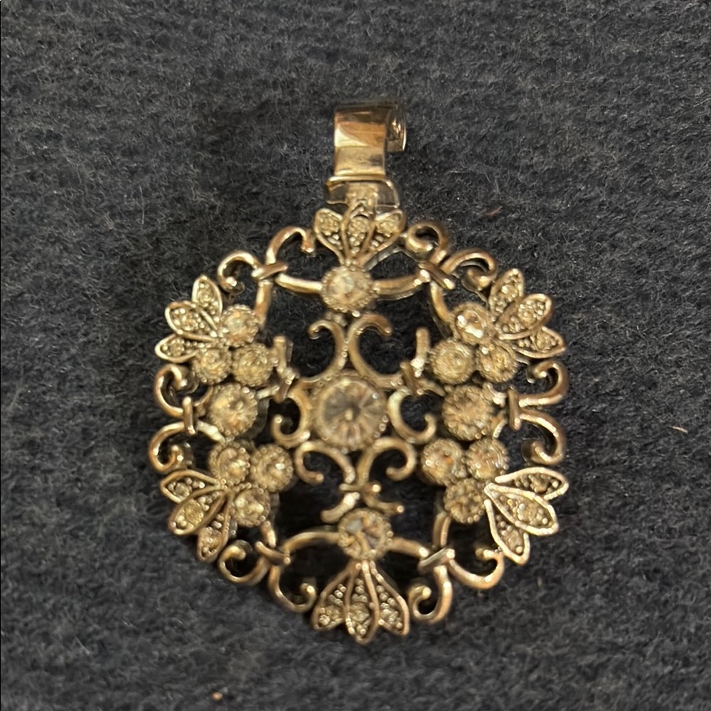 Elegant Silver Floral Pendant